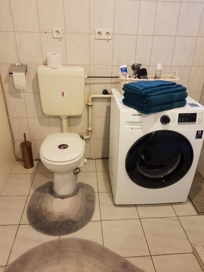 4 Sterne Souterrain Apartment Alt-Mariendorf 柏林 外观 照片