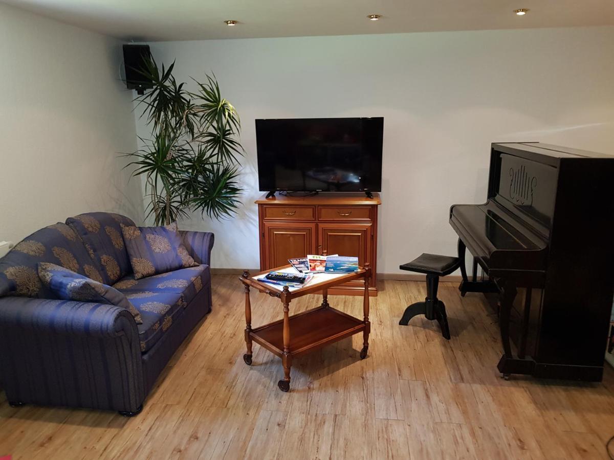4 Sterne Souterrain Apartment Alt-Mariendorf 柏林 外观 照片